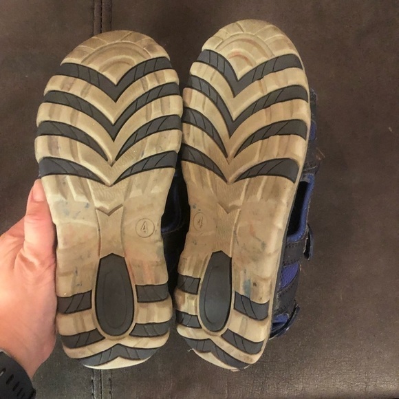 2 for $10 Velcro Strap Sandals Size 4 - Picture 5 of 5